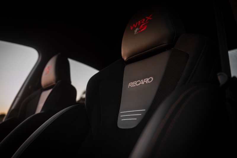 WRX Senkō Recaro front seats