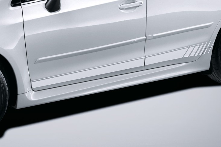 Side stripe white