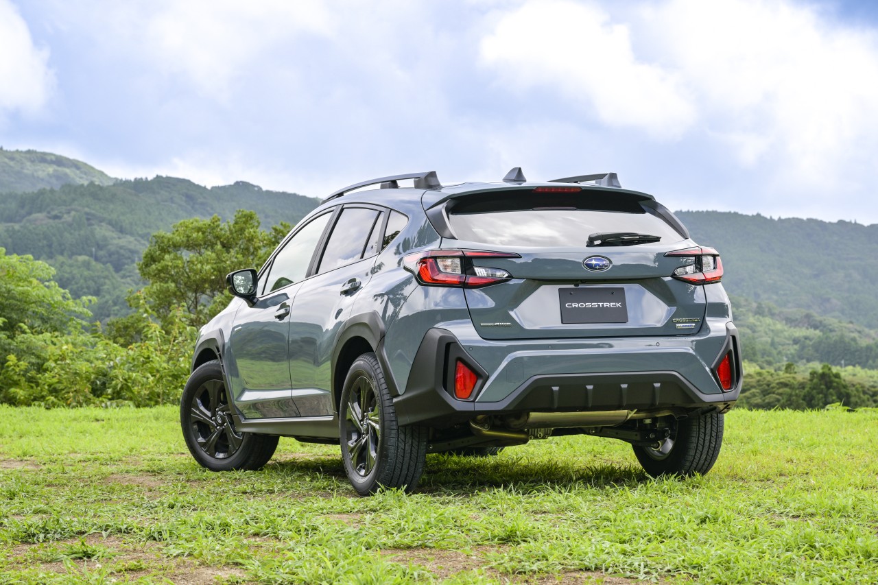 Subaru Crosstrek has class-leading 220mm ground clearance.