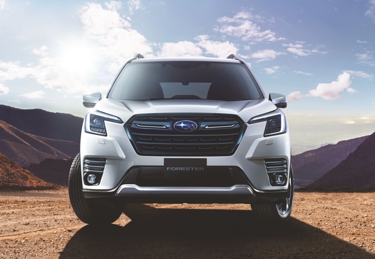 The award-winning SUV’s front end has been refreshed with revised headlights, fog lights, front bumper and grille treatment.