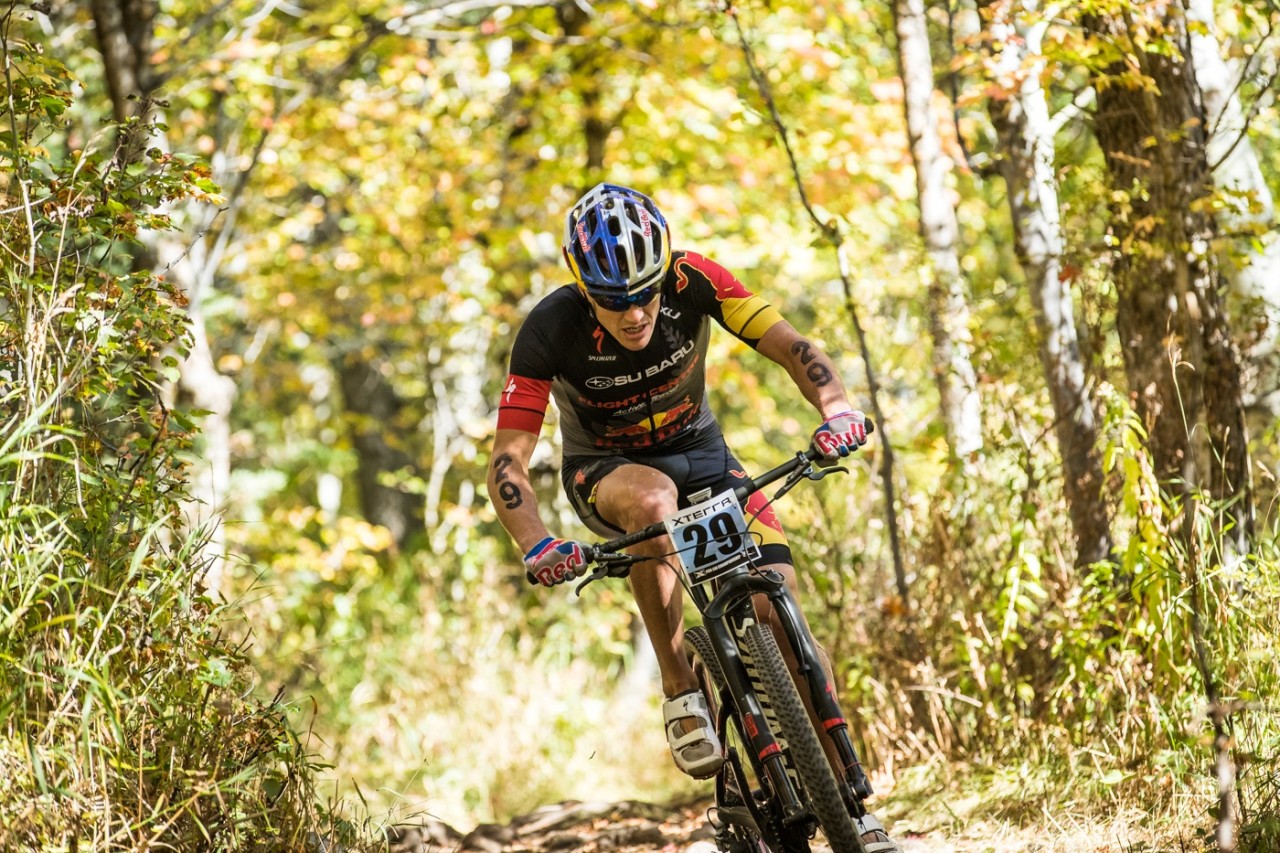 Subaru brand ambassador Braden Currie on the attack on his mountain bike at the 2016 XTERRA World Championships in Hawaii. PHOTO: JESSE PETERS/XTERRA