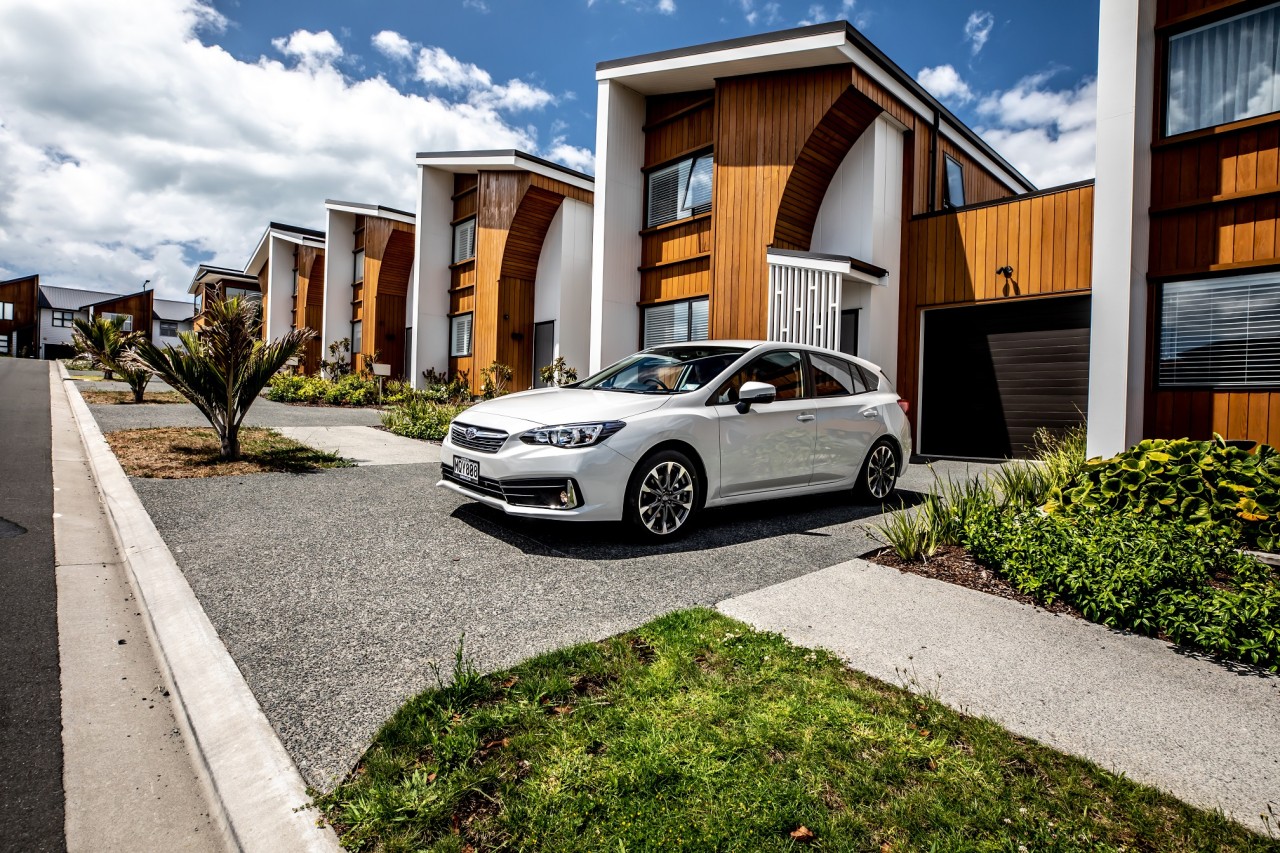 Subaru’s compact Impreza has undergone a cosmetic overhaul, with the 2020 model sporting a redesigned front bumper and grille, plus smart new-design 17” alloy wheels.